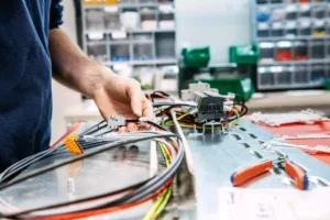Электромонтаж и сборка изделий на заказ
