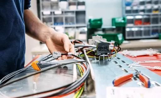 Электромонтаж и сборка изделий на заказ